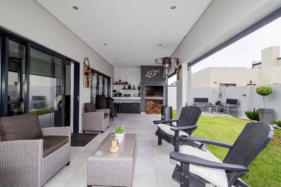 4 Bedroom Property for Sale in Sandown Western Cape